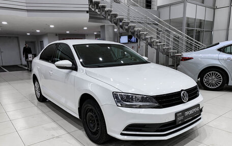 Volkswagen Jetta VI, 2017 год, 1 850 000 рублей, 3 фотография