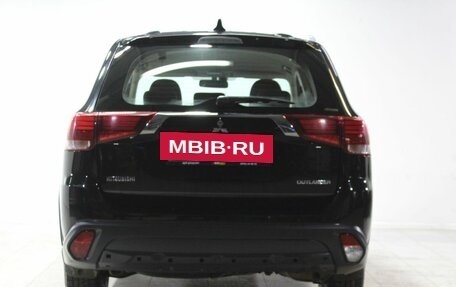 Mitsubishi Outlander III рестайлинг 3, 2018 год, 1 849 000 рублей, 6 фотография