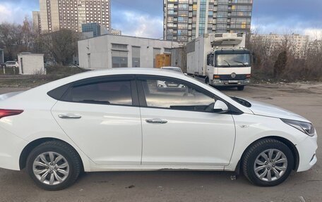 Hyundai Solaris II рестайлинг, 2019 год, 1 100 000 рублей, 1 фотография