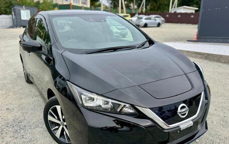 Nissan Leaf II, 2019 год, 2 100 000 рублей, 2 фотография