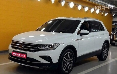 Volkswagen Tiguan II, 2021 год, 3 000 000 рублей, 1 фотография