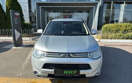 Mitsubishi Outlander III рестайлинг 3, 2013 год, 1 399 000 рублей, 3 фотография