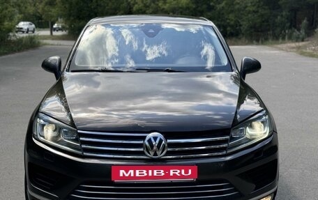 Volkswagen Touareg III, 2015 год, 2 222 222 рублей, 2 фотография