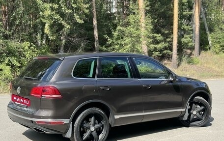 Volkswagen Touareg III, 2015 год, 2 222 222 рублей, 6 фотография