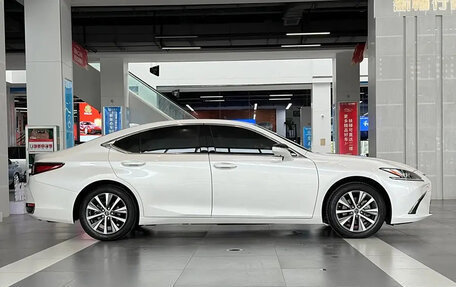 Lexus ES VII, 2021 год, 3 840 000 рублей, 5 фотография