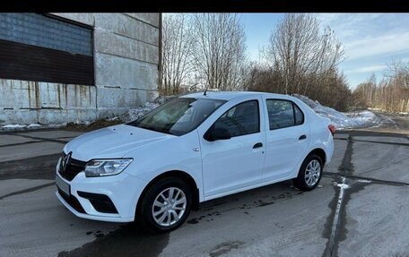 Renault Logan II, 2018 год, 1 100 000 рублей, 1 фотография