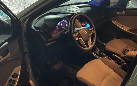 Hyundai Solaris II рестайлинг, 2013 год, 770 000 рублей, 6 фотография