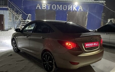 Hyundai Solaris II рестайлинг, 2013 год, 770 000 рублей, 4 фотография