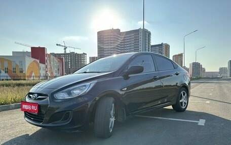 Hyundai Solaris II рестайлинг, 2011 год, 690 000 рублей, 12 фотография