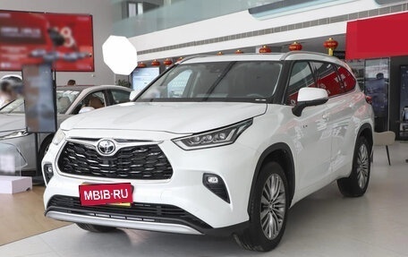 Toyota Highlander, 2024 год, 7 049 000 рублей, 1 фотография