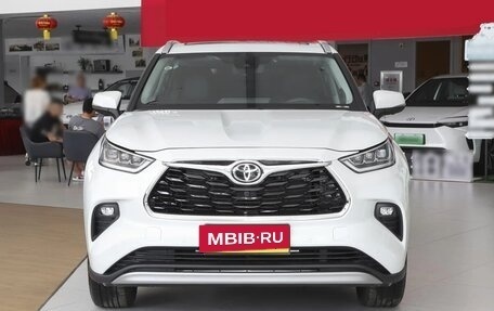 Toyota Highlander, 2024 год, 7 049 000 рублей, 2 фотография