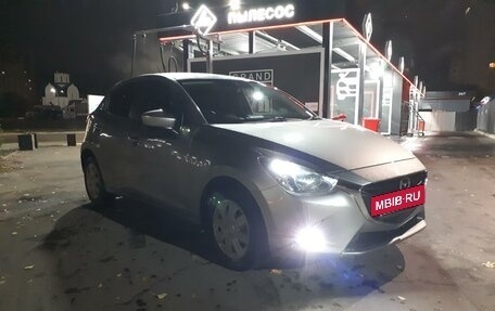 Mazda Demio IV, 2015 год, 1 110 000 рублей, 9 фотография