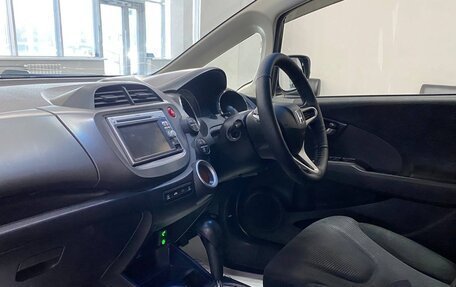 Honda Fit III, 2013 год, 895 000 рублей, 12 фотография