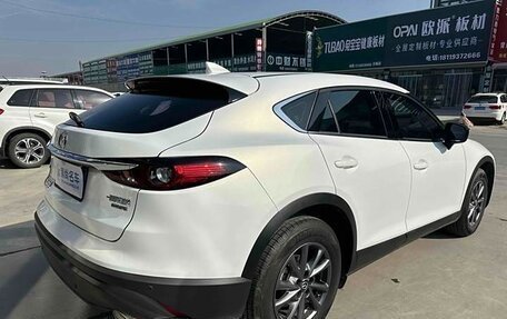 Mazda CX-4, 2021 год, 2 100 000 рублей, 4 фотография