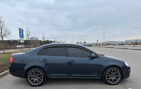 Volkswagen Jetta VI, 2010 год, 850 000 рублей, 3 фотография