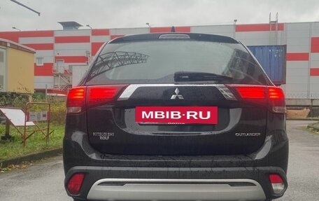 Mitsubishi Outlander III рестайлинг 3, 2019 год, 2 279 000 рублей, 6 фотография