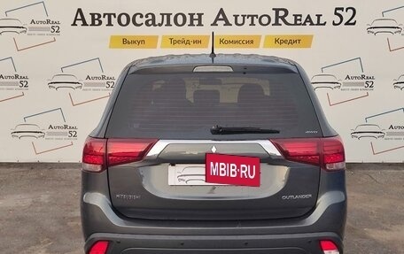 Mitsubishi Outlander III рестайлинг 3, 2016 год, 1 849 000 рублей, 8 фотография