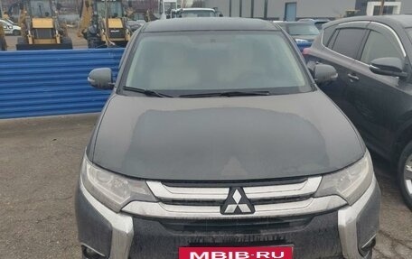 Mitsubishi Outlander III рестайлинг 3, 2016 год, 1 849 000 рублей, 9 фотография