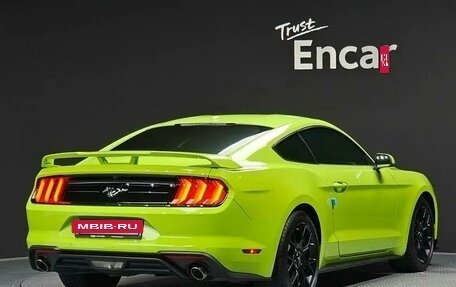 Ford Mustang VI рестайлинг, 2020 год, 3 318 000 рублей, 2 фотография