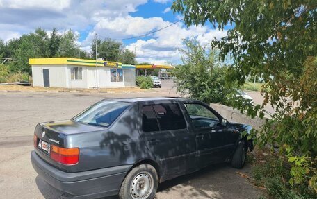 Volkswagen Vento, 1992 год, 250 000 рублей, 4 фотография