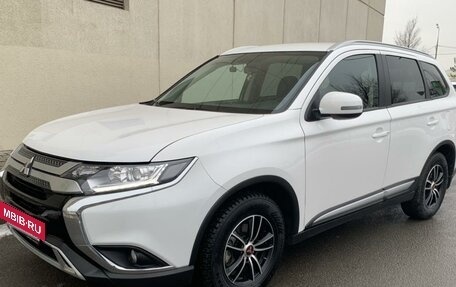 Mitsubishi Outlander III рестайлинг 3, 2021 год, 3 150 000 рублей, 3 фотография