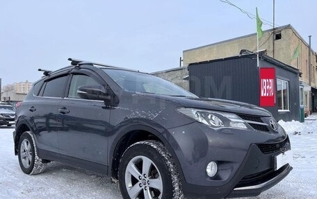 Toyota RAV4, 2015 год, 2 350 000 рублей, 3 фотография