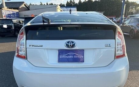 Toyota Prius, 2013 год, 569 916 рублей, 6 фотография