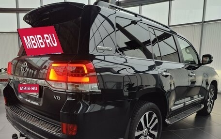 Toyota Land Cruiser 200, 2018 год, 7 780 000 рублей, 3 фотография