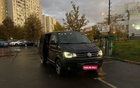 Volkswagen Multivan T5, 2011 год, 2 280 000 рублей, 2 фотография