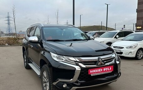 Mitsubishi Pajero Sport III рестайлинг, 2017 год, 2 900 000 рублей, 8 фотография