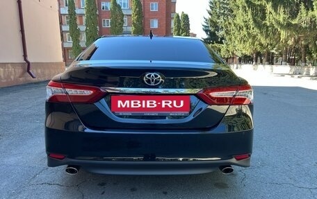 Toyota Camry, 2023 год, 3 950 000 рублей, 6 фотография