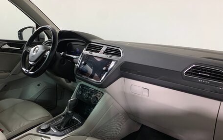 Volkswagen Tiguan II, 2017 год, 2 749 000 рублей, 14 фотография