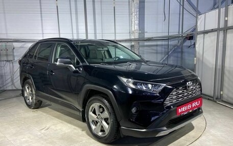 Toyota RAV4, 2019 год, 2 999 000 рублей, 3 фотография