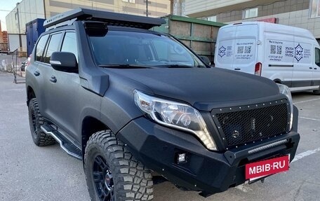 Toyota Land Cruiser Prado 150 рестайлинг 2, 2016 год, 4 000 000 рублей, 4 фотография