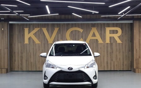 Toyota Vitz, 2019 год, 1 229 000 рублей, 2 фотография