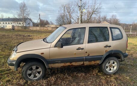 Chevrolet Niva I рестайлинг, 2004 год, 170 000 рублей, 5 фотография