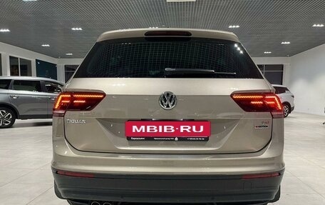 Volkswagen Tiguan II, 2017 год, 2 400 000 рублей, 4 фотография