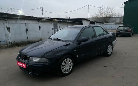 Mitsubishi Carisma I, 2000 год, 135 000 рублей, 1 фотография