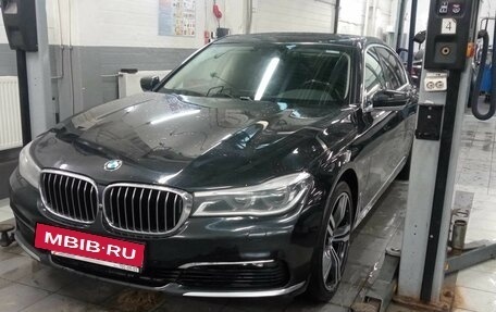 BMW 7 серия, 2017 год, 3 640 000 рублей, 2 фотография