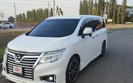 Nissan Elgrand III, 2018 год, 3 550 000 рублей, 4 фотография