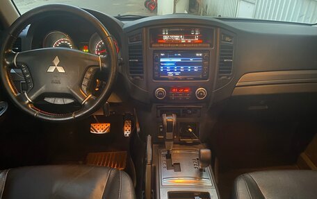 Mitsubishi Pajero IV, 2013 год, 2 470 000 рублей, 2 фотография