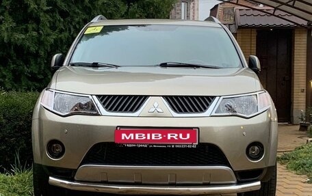 Mitsubishi Outlander III рестайлинг 3, 2008 год, 1 750 000 рублей, 2 фотография