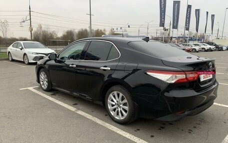 Toyota Camry, 2019 год, 3 300 000 рублей, 2 фотография