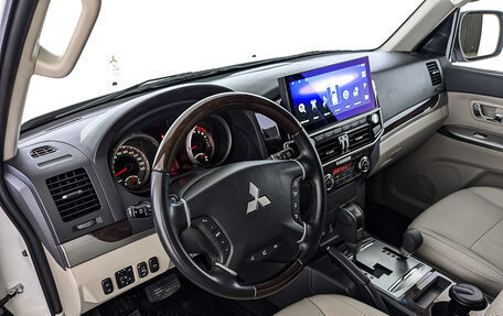 Mitsubishi Pajero IV, 2019 год, 4 250 000 рублей, 15 фотография