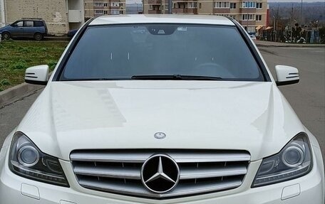 Mercedes-Benz C-Класс, 2011 год, 1 750 000 рублей, 1 фотография