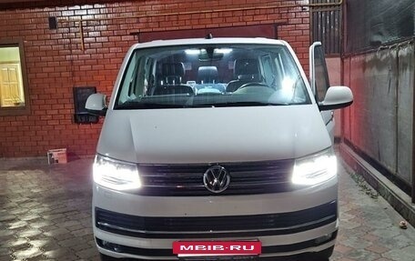 Volkswagen Caravelle T6 рестайлинг, 2018 год, 4 600 000 рублей, 10 фотография