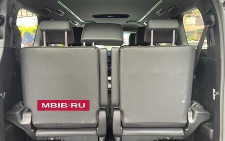 Toyota Alphard III, 2021 год, 3 750 000 рублей, 22 фотография