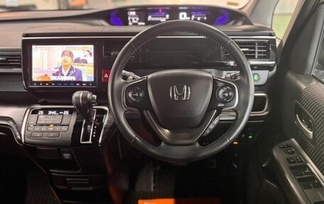 Honda Stepwgn IV, 2017 год, 1 582 000 рублей, 12 фотография