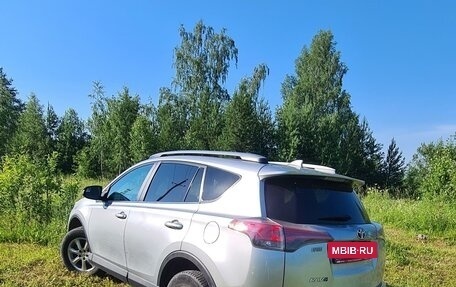 Toyota RAV4, 2017 год, 2 450 000 рублей, 3 фотография