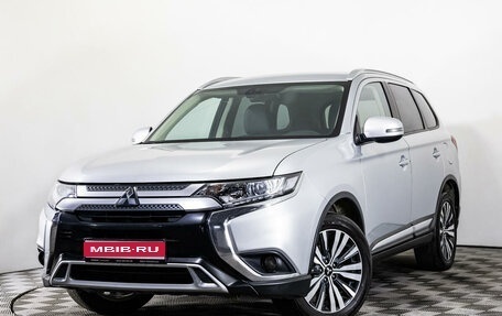 Mitsubishi Outlander III рестайлинг 3, 2019 год, 2 330 000 рублей, 1 фотография